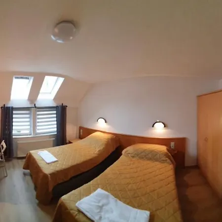 Am Main Ruhige Lage Mit Eigenem Bad Pensjonat