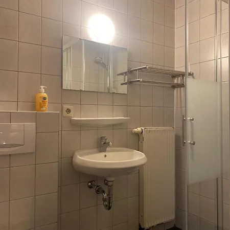 Am Main Ruhige Lage Mit Eigenem Bad
