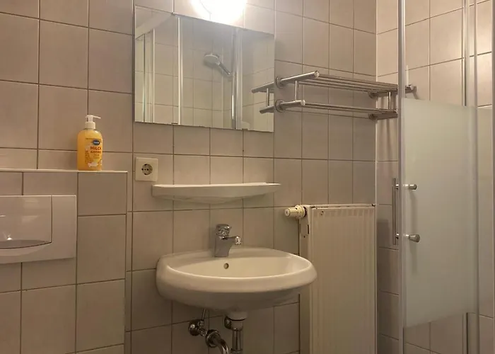Am Main Ruhige Lage Mit Eigenem Bad